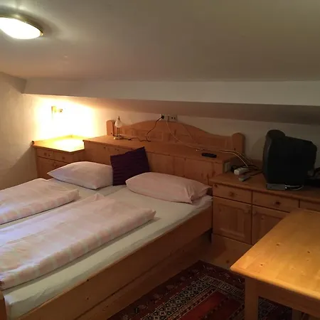 Konukevi Alpenhaus Birkhahn *
