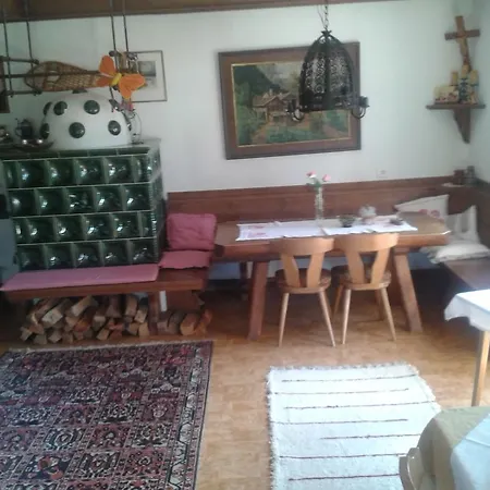 Alpenhaus Birkhahn Konukevi *